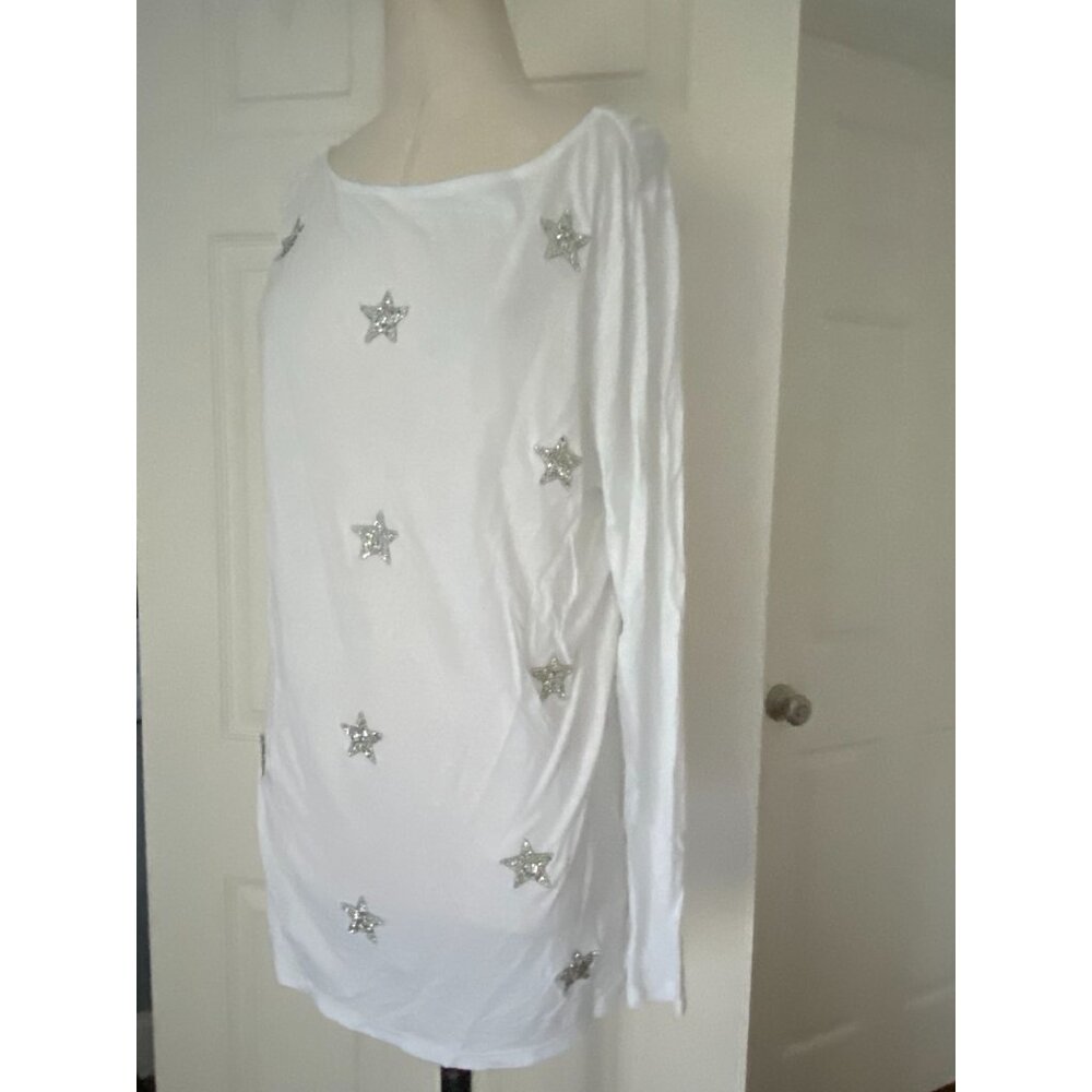 I.N.C. International Concepts L/S white top w/silver star XL